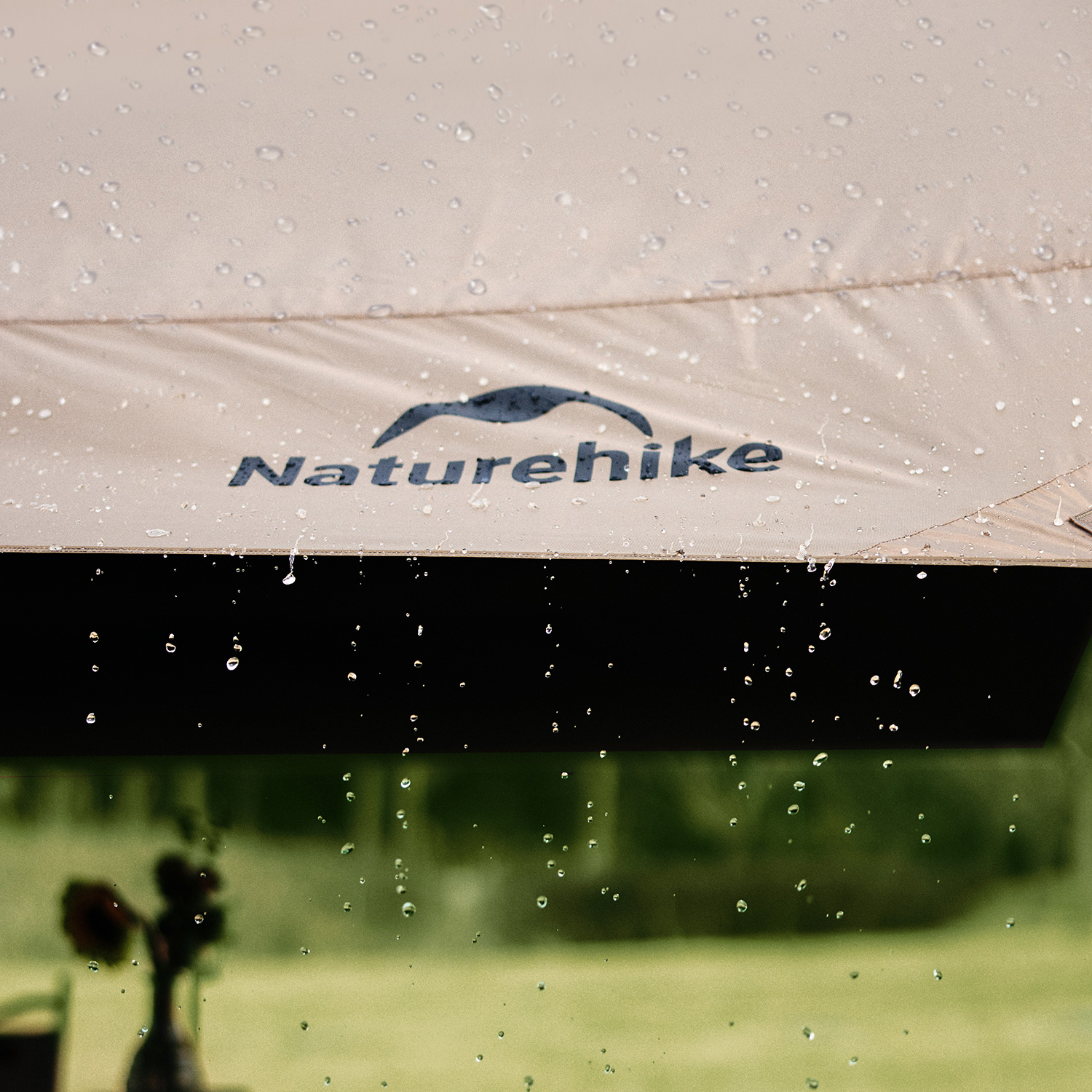 Naturehike multifunkčný prístrešok - TARP veľ. S vrátane tyčí - 3,5 kg